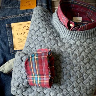 Mix & Match pt.2
Shop on: Capirari.com (link in bio)

#Capirari#menswear#detail#classic#supergeelong#buttondown#shirt#iki#japaneseselvedgedenim#wool#sweater#basketwave#modernism#craftsmanship#quality#madeinItaly