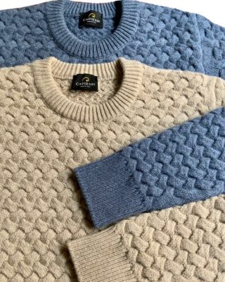 Axel crew neck sweater is a must-have that’ll keep you warm al winter long. Expertly Knitted in Italy using high quality extrafine baby merino wool super Geelong (5 gauge) by @zegna.baruffa.lane 
Shop on: Capirari.com (link in bio)

#Capirari#Axel#supergeelong#basketwavepattern#menwithstyle#knitwear#crewneckjumper#sartorial#casualstyle#preppy#classicmenstyle#dapperstyle#wool#extrafinemerinowool#winterwear#preppystyle